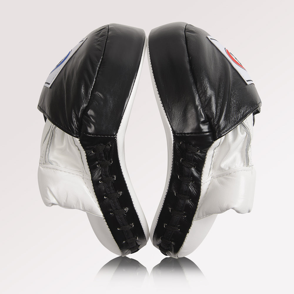Fairtex FMV9 Ultimate Contoured Focus Mitts - Zwart / Wit