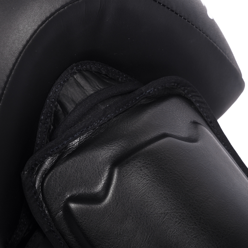 Fairtex SP10 Calfkick Pads - Zwart - Paar – detail van de padding