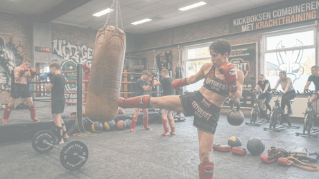 Kickboksen combineren met krachttraining: zo pak je het slim aan