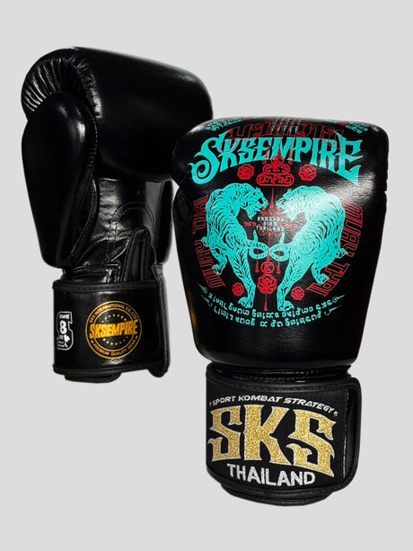 SKS Empire Bokshandschoenen - Sak Yant - Stickerbomb - Zwart / Blauw
