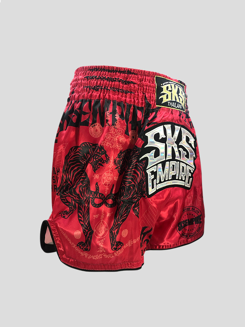SKS Muay Thai Shorts Sakyant “Stickerbomb” - Rood / Zwart