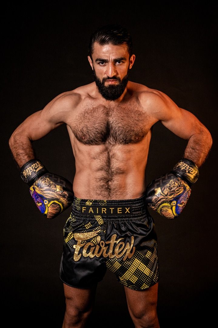 Fairtex BS1931 Muay Thai Shorts - Heart of Gold - black/gold
