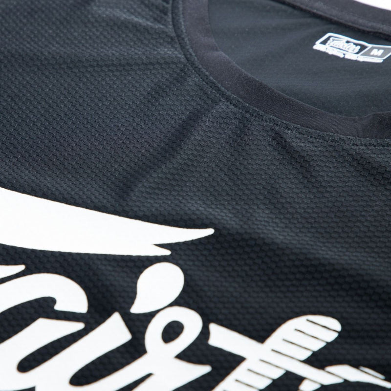 Fairtex Signature Tee - 4 way stretch - Zwart