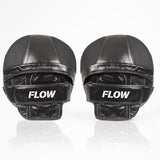 Flow Boxing Mitts zwart/wit – mesh en verstelbare klittenbandsluiting