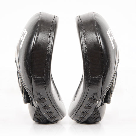 Flow Boxing Mitts zwart/wit – dun profiel en gebogen vorm