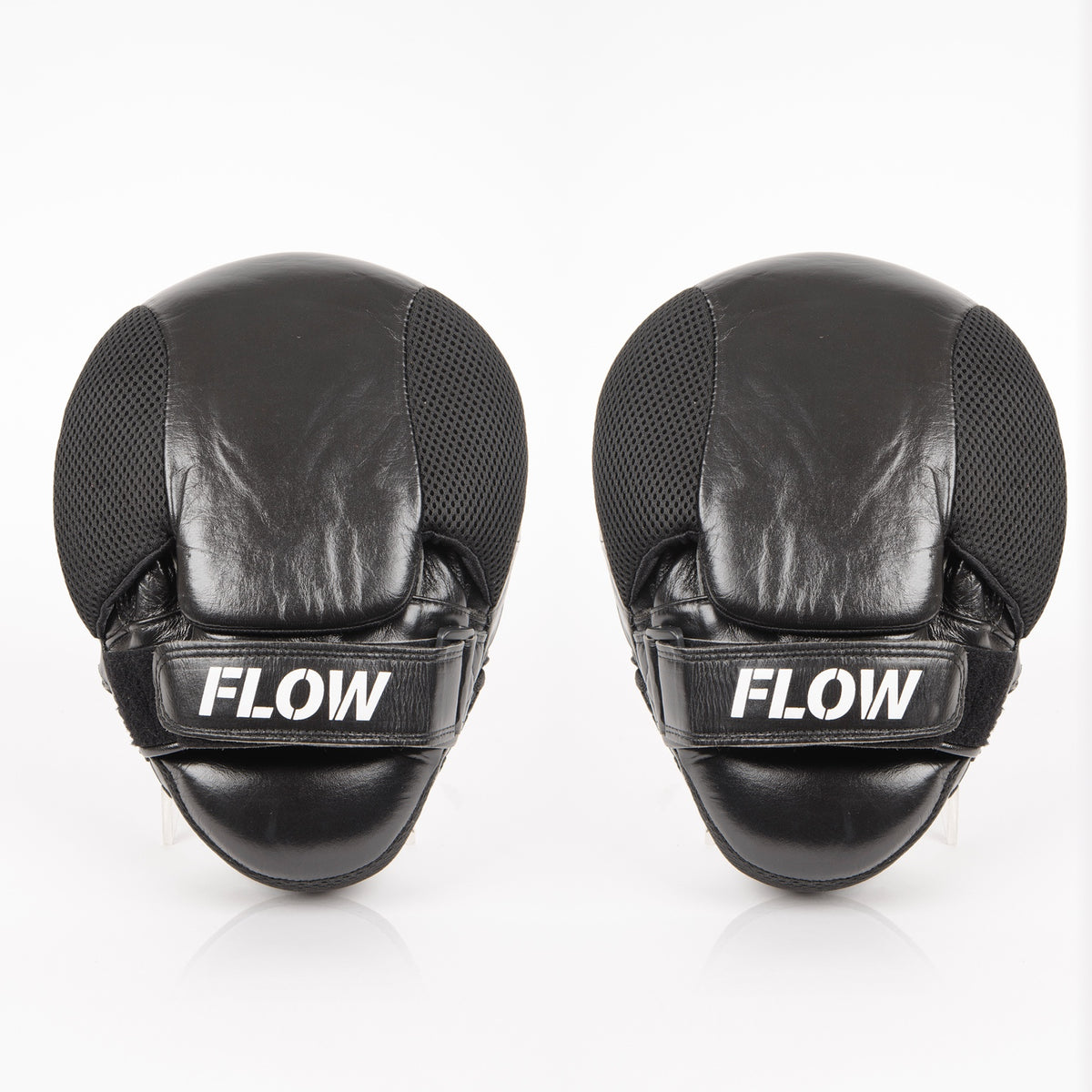 Flow Focus Mitts zwart/wit – gesloten vingers, mesh en klittenbandsluiting