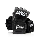 ONE X Fairtex FGV12ONE Grappling Handschoenen - Leer - Zwart